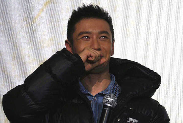 好敬业！黄晓明38°9连跑8场宣传 冒虚汗咳到脸发青