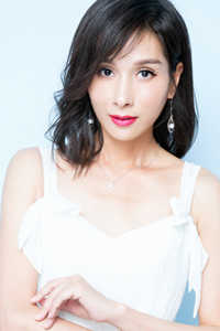 杨恭如气质写真大片曝光 宛若仙子翩若惊鸿